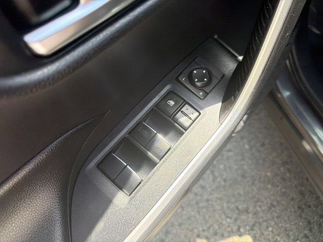 Used 2020 Toyota RAV4 XLE Premium AWD/4WD image 23