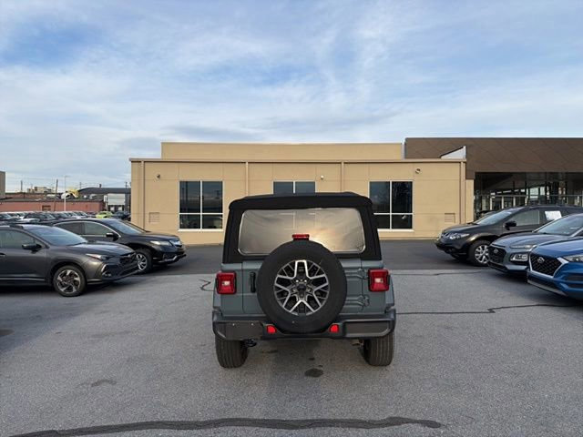 Used 2024 Jeep Wrangler Sahara w/ Technology Group image 10