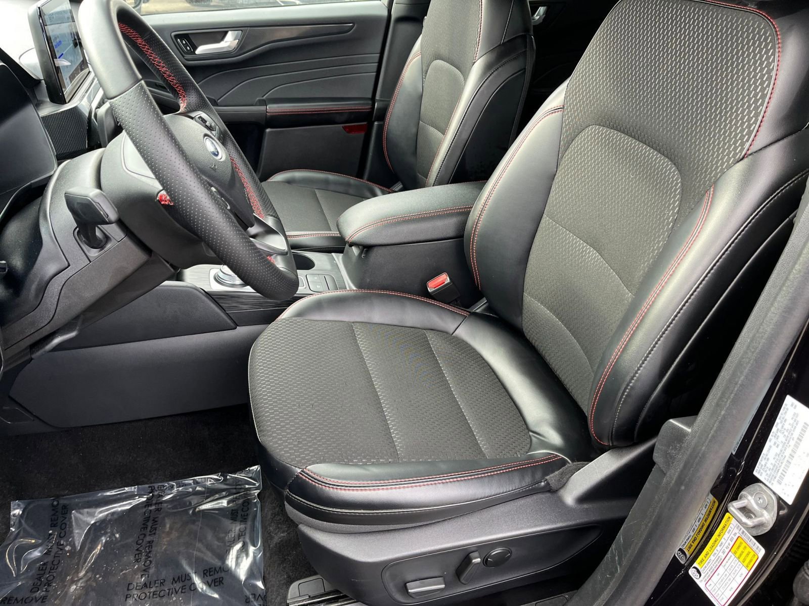 Used 2025 Ford Escape ST-Line image 32