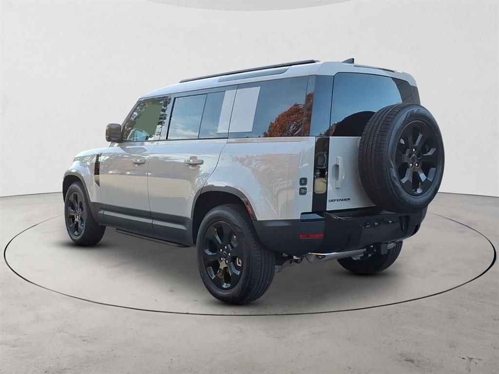 New 2026 Land Rover Defender 110 S image 7