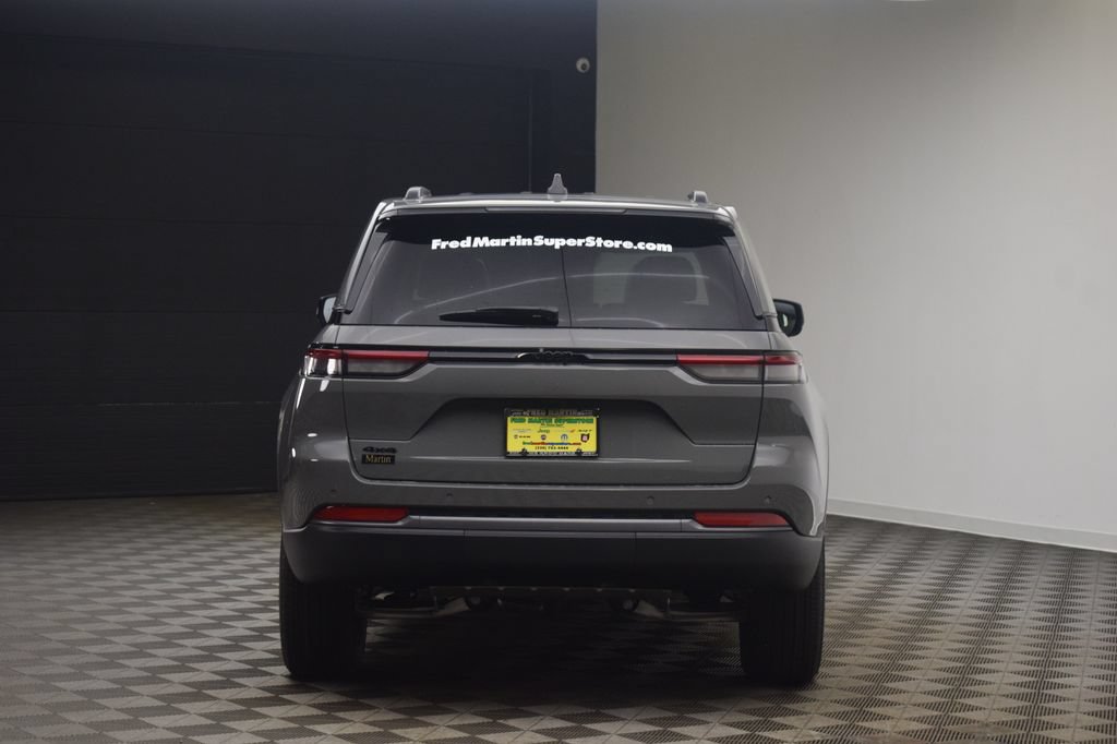 New 2027 Jeep Grand Cherokee Altitude AWD/4WD image 13
