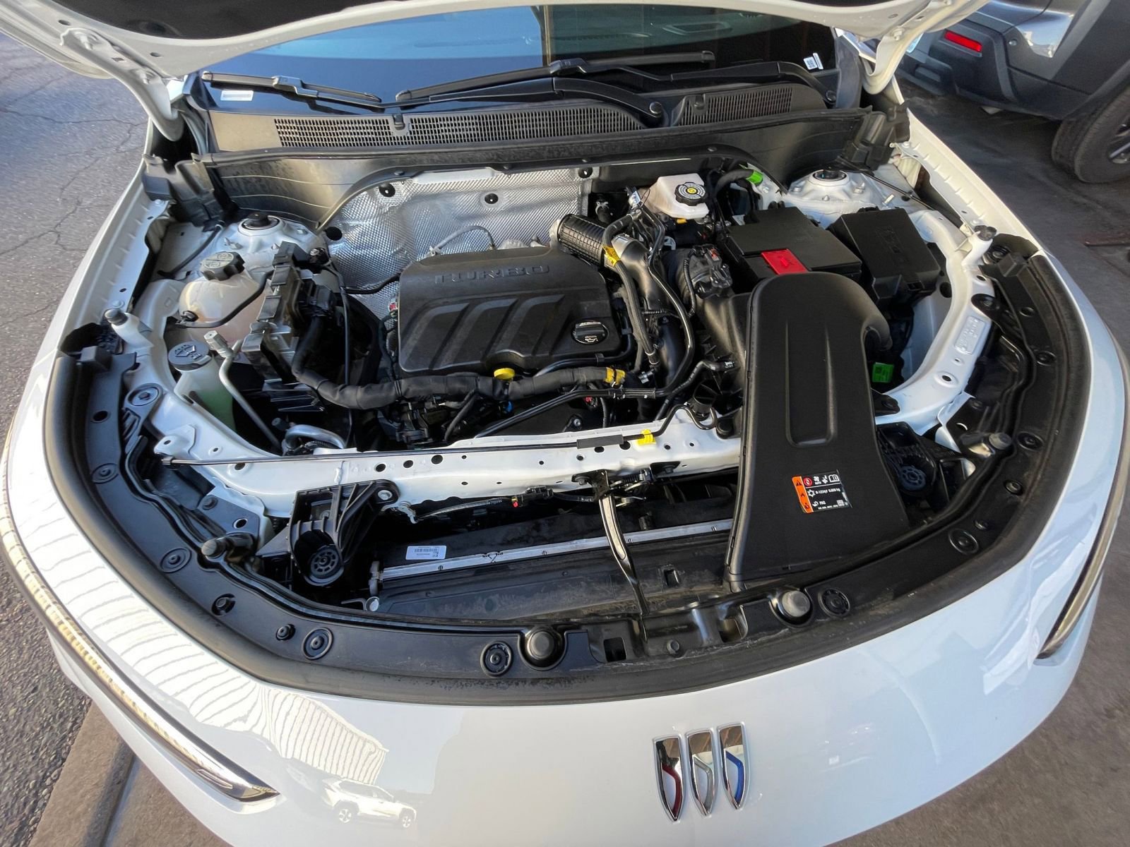 Used 2025 Buick Envista Preferred image 31