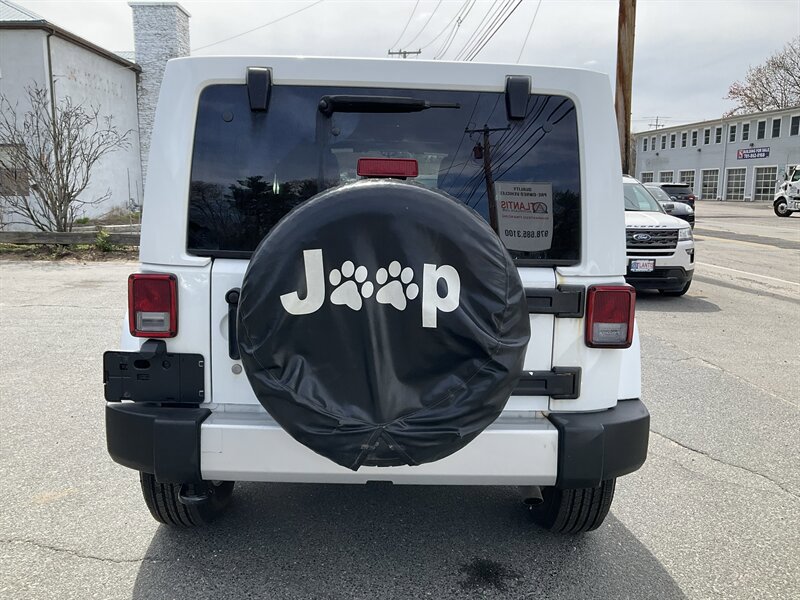 Used 2016 Jeep Wrangler Unlimited Sahara w/ Connectivity Group AWD/4WD image 6