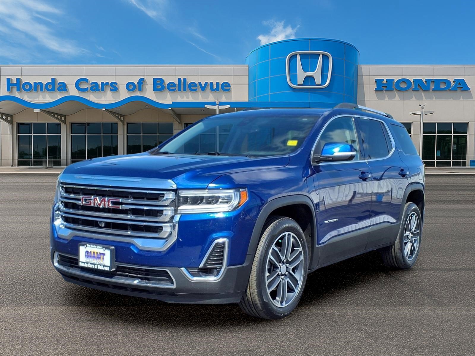 Used 2023 GMC Acadia SLT w/ Technology Package