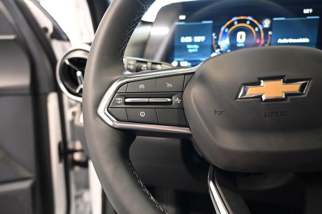 New 2026 Chevrolet Equinox LT w/ Convenience Package II FWD image 23