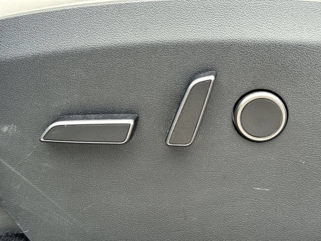 Used 2023 Tesla Model Y Long Range AWD/4WD image 12