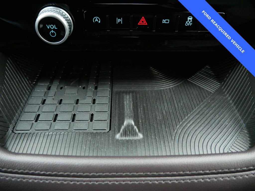 Used 2025 Ford Explorer Platinum w/ LUX Leather Package image 22