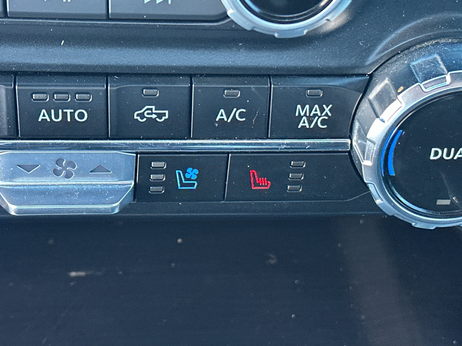 Used 2023 Ford F150 Lariat w/ Equipment Group 502A High AWD/4WD image 29