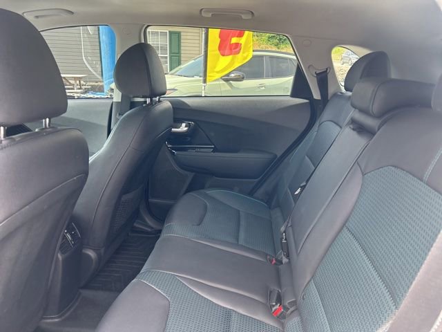 Used 2022 Kia Niro EX Premium w/ Cold Weather Package FWD image 12