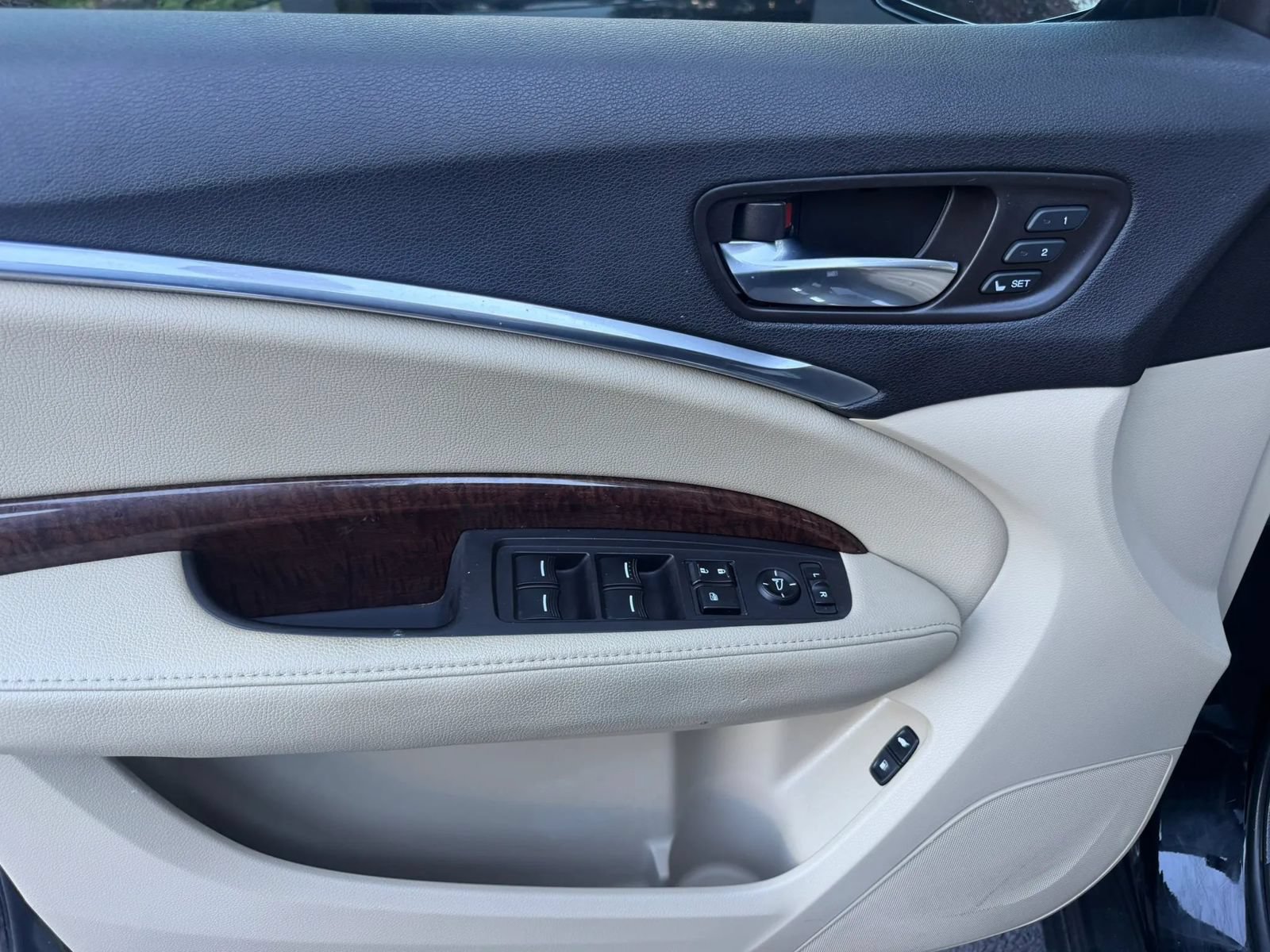 Used 2017 Acura MDX SH-AWD image 12