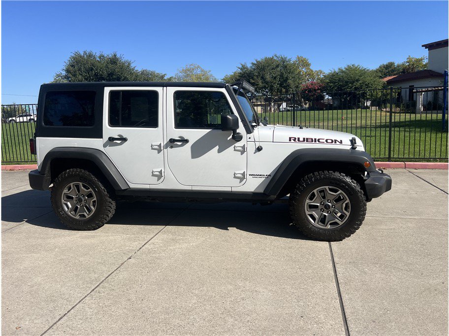 Used 2013 Jeep Wrangler Unlimited Rubicon w/ Connectivity Group AWD/4WD image 4