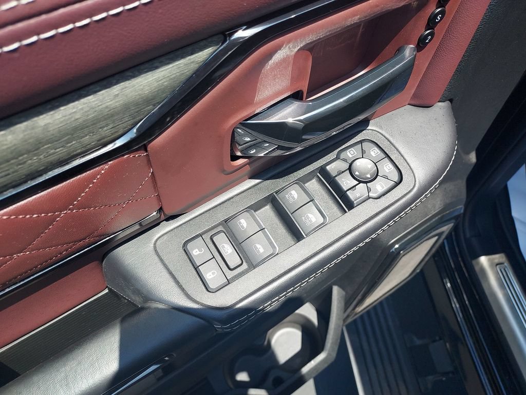 Used 2025 RAM 2500 Limited AWD/4WD image 19
