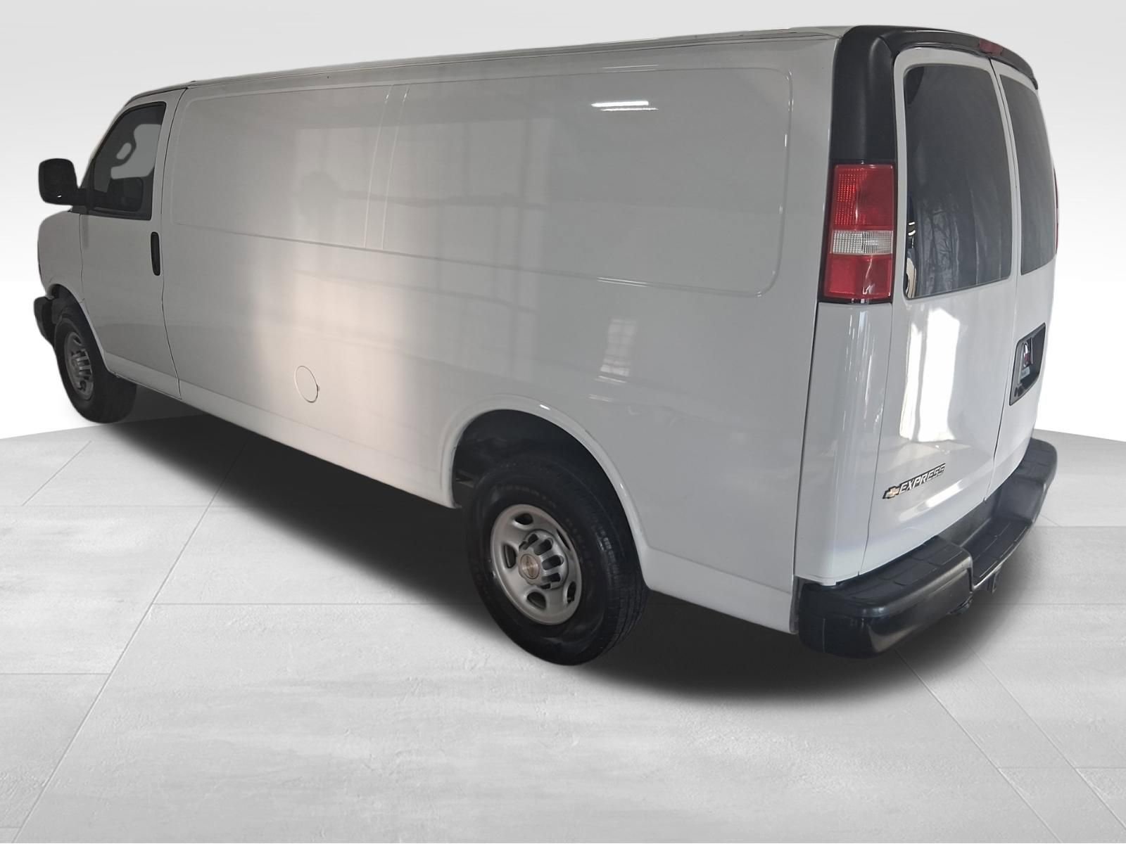 Used 2020 Chevrolet Express 2500 Extended w/ Driver Convenience Package image 8