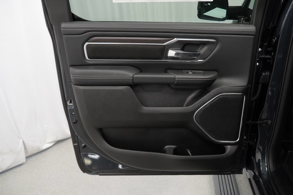 New 2027 RAM 1500 Laramie w/ Laramie Preferred Package AWD/4WD image 28