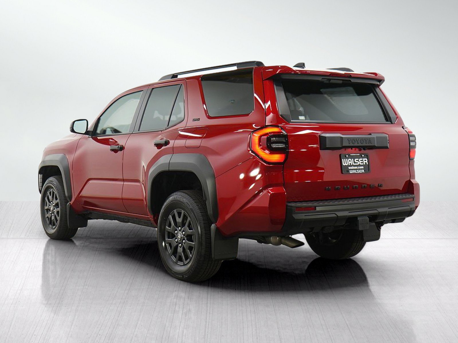 Used 2025 Toyota 4Runner SR5 AWD/4WD image 5