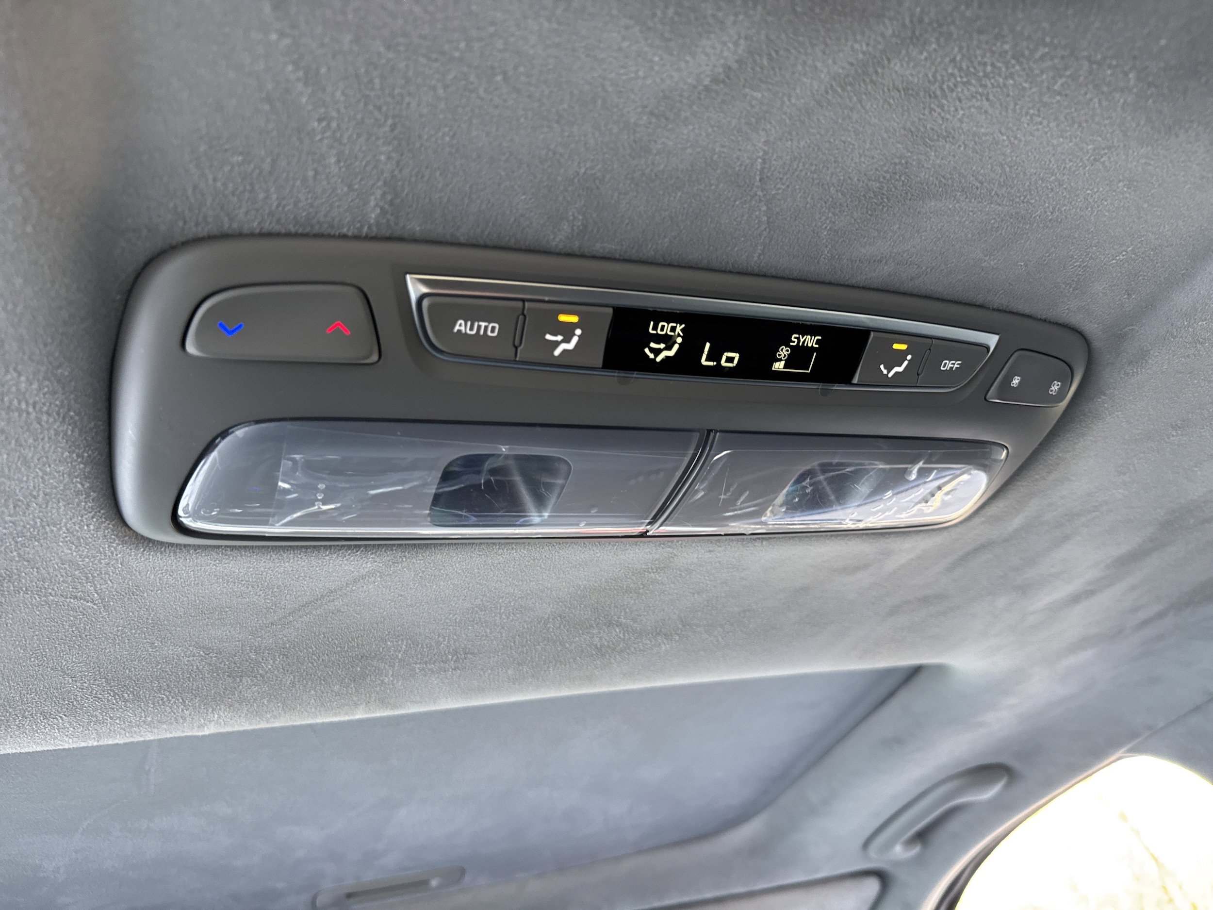 Used 2024 Kia Telluride SX Prestige w/ Towing Package AWD/4WD image 23