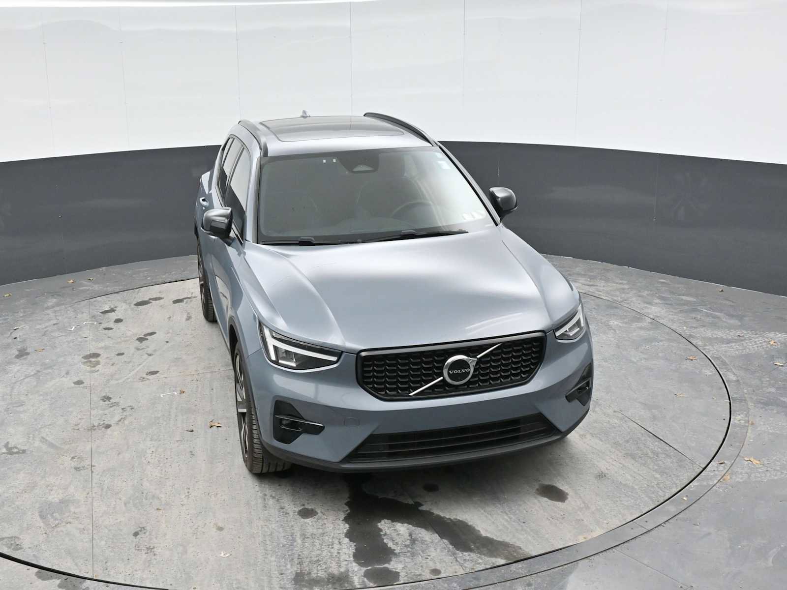 Used 2023 Volvo XC40 B5 Plus w/ Driver Assist Package image 17