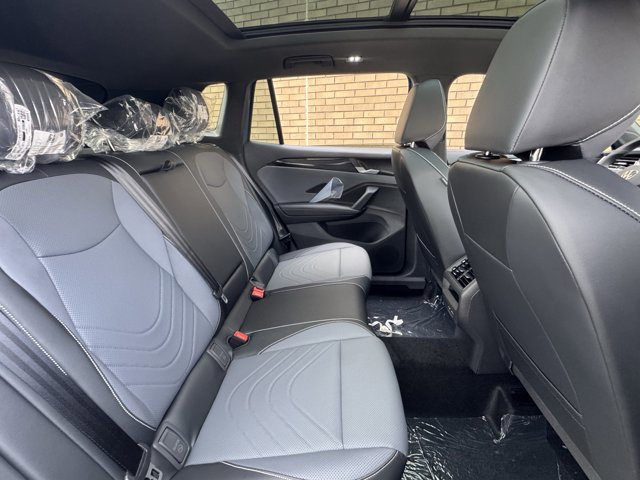 New 2026 Volkswagen Tiguan SE R-Line image 8