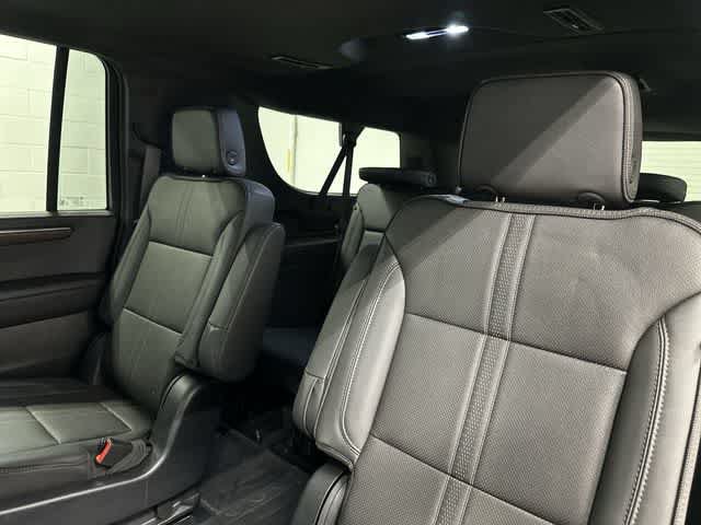 Used 2025 Chevrolet Suburban High Country AWD/4WD image 14