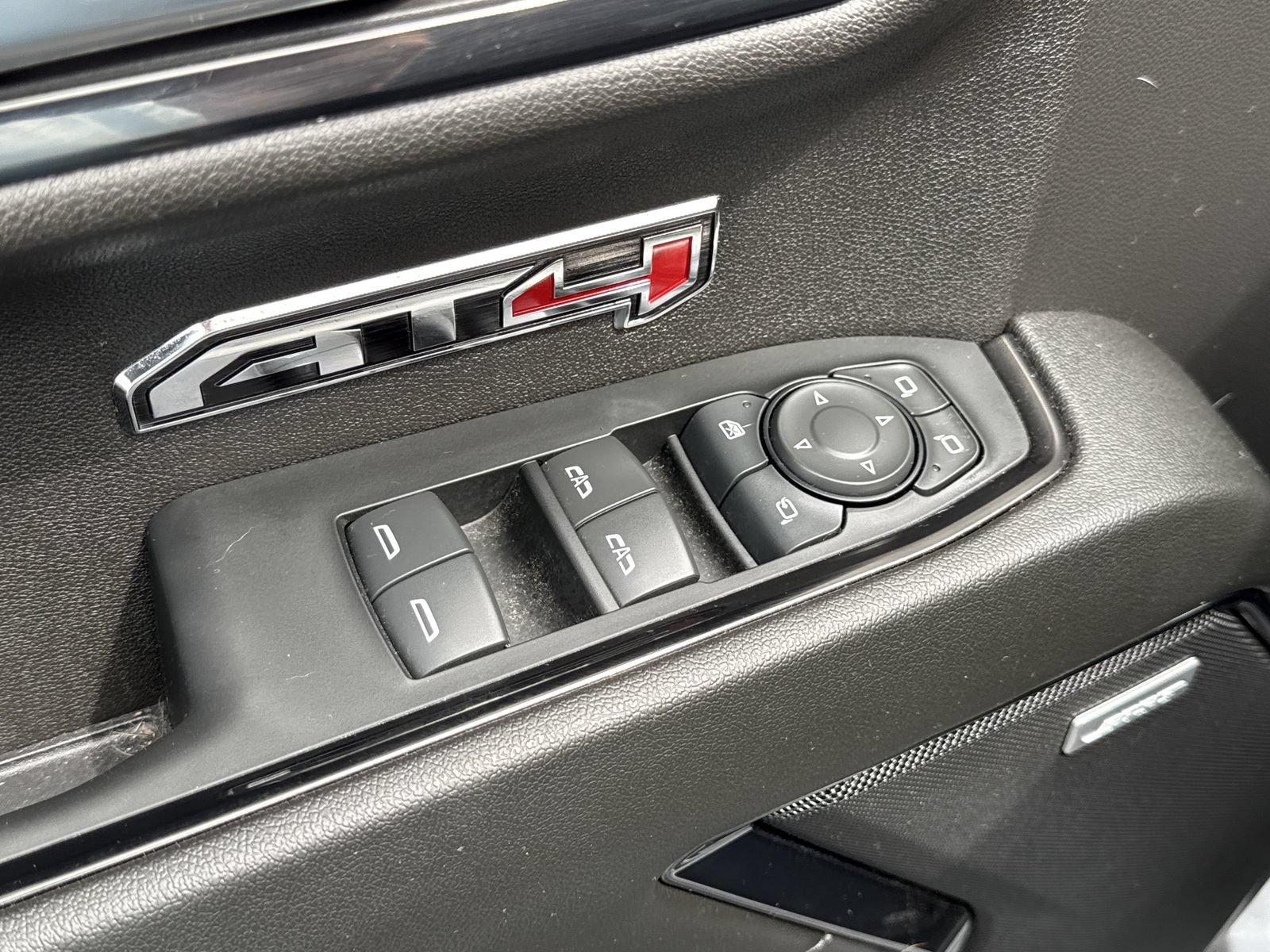 Used 2024 GMC Sierra 1500 AT4 w/ Technology Package AWD/4WD image 15