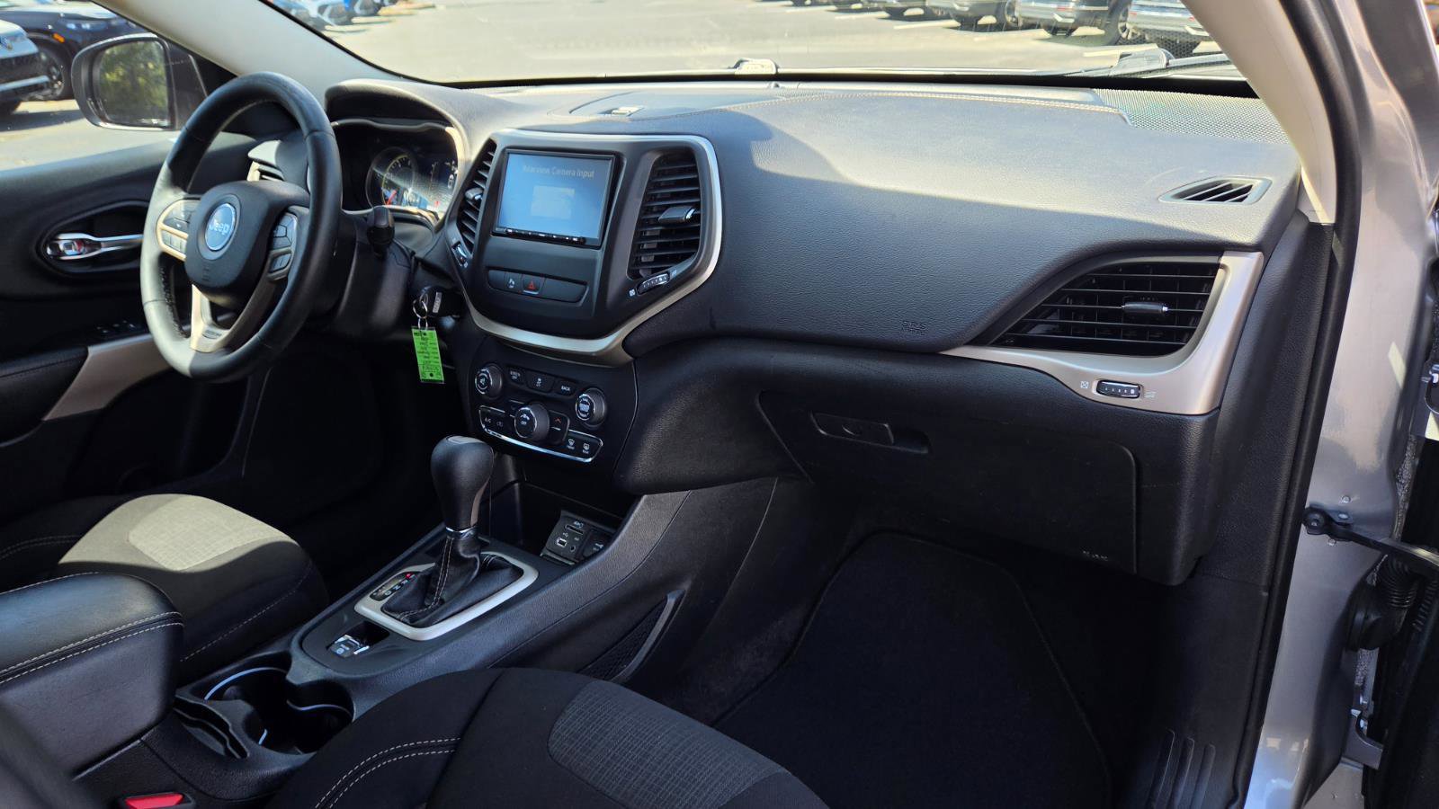 Used 2017 Jeep Cherokee Latitude w/ Safety/Convenience Group image 38