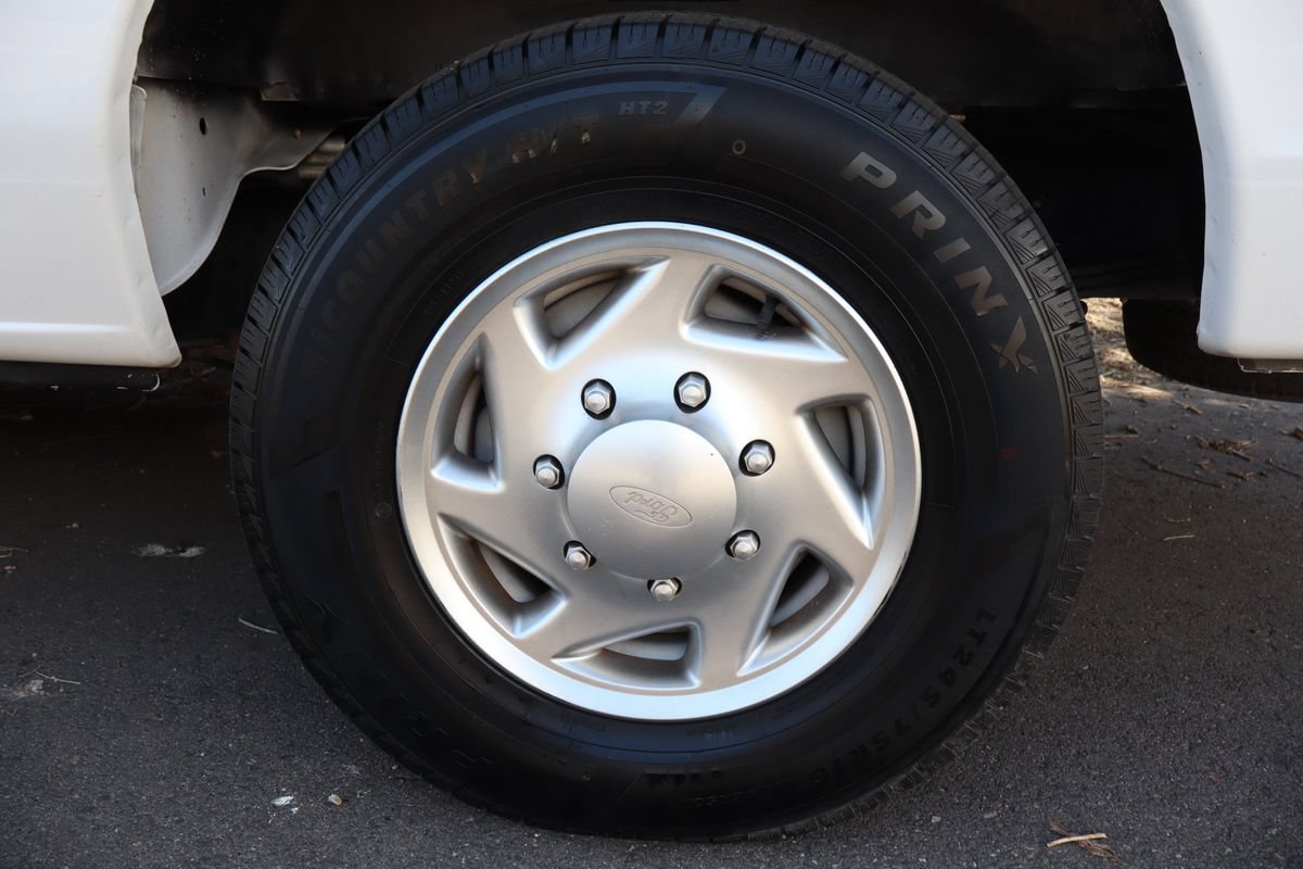 Used 2012 Ford E-350 and Econoline 350 XLT RWD image 40
