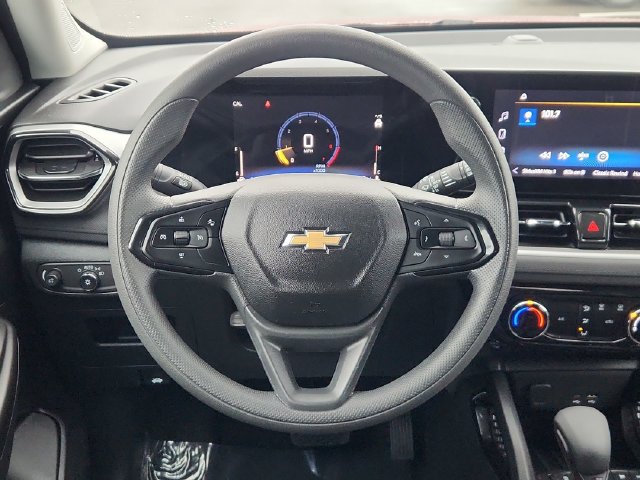 Used 2025 Chevrolet TrailBlazer LT AWD/4WD image 32