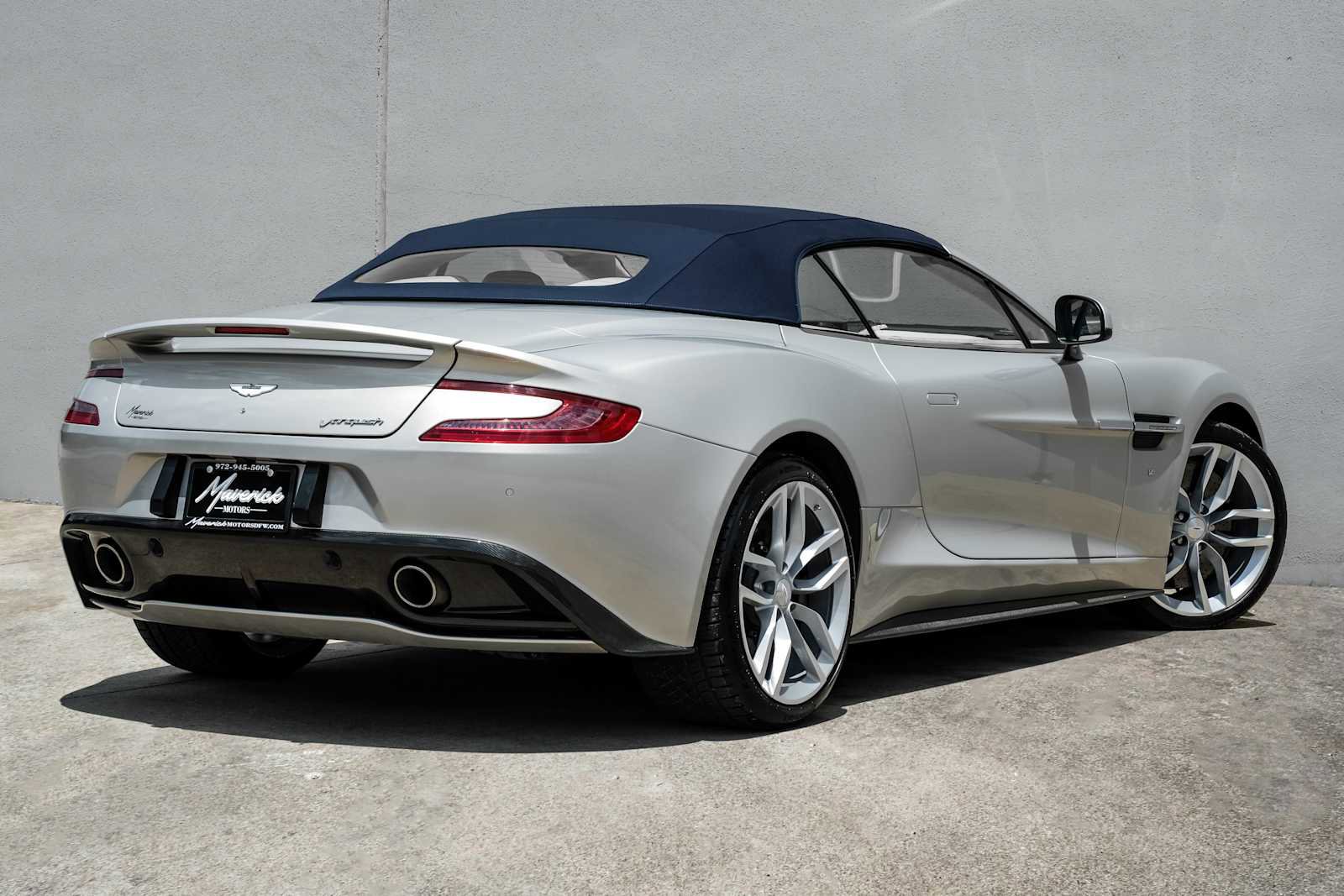 Used 2016 Aston Martin Vanquish Volante RWD image 15