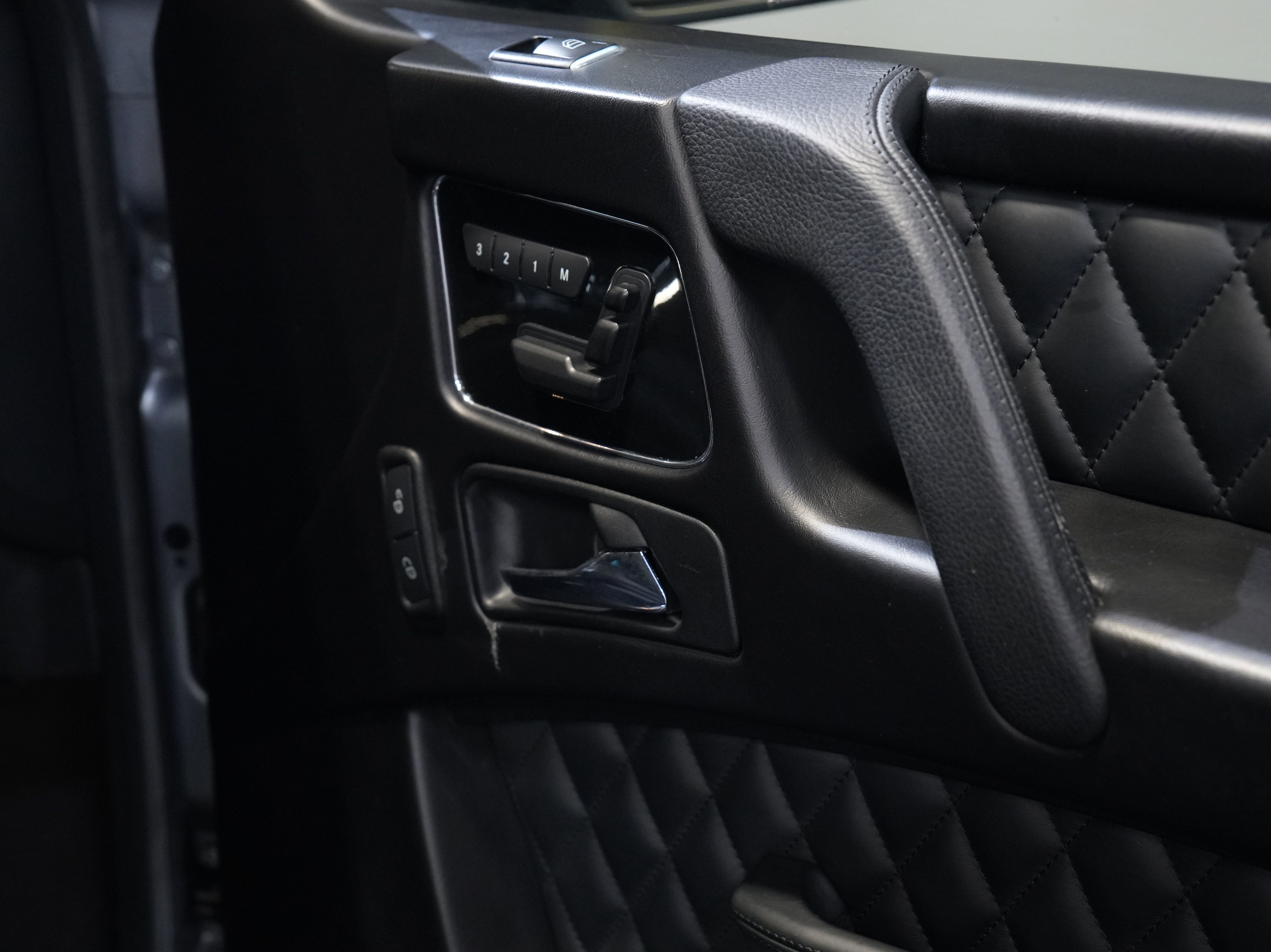 Used 2016 Mercedes-Benz G 63 AMG 4MATIC image 23