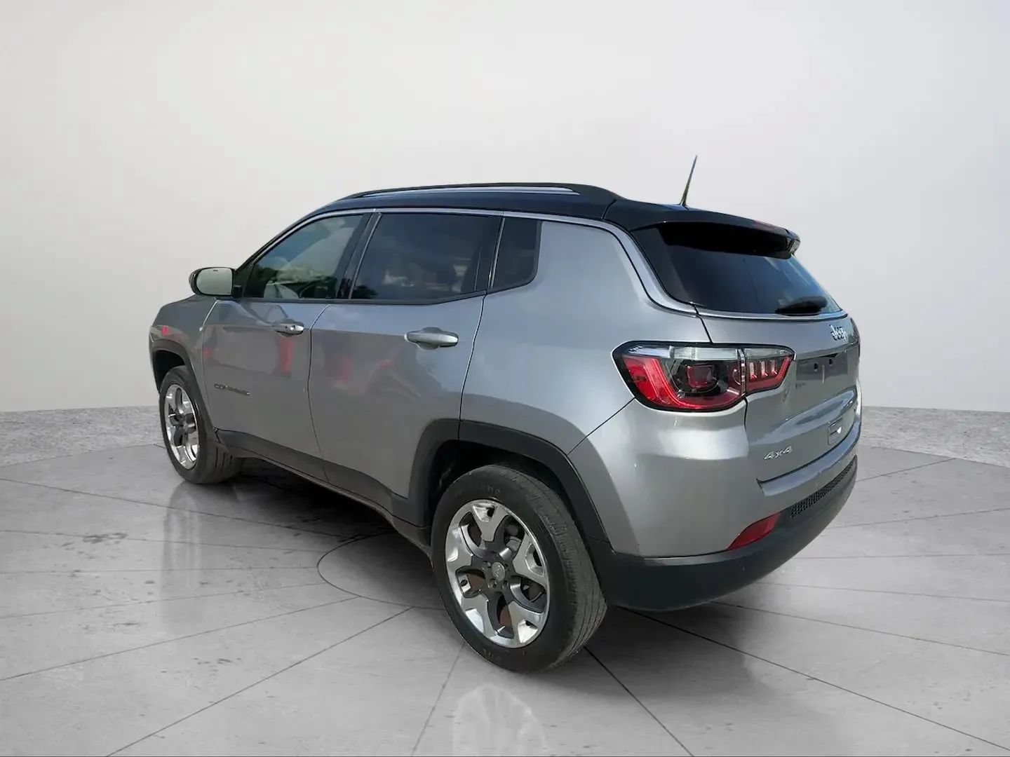 Used 2018 Jeep Compass Limited w/ Safe & Security Group AWD/4WD image 7