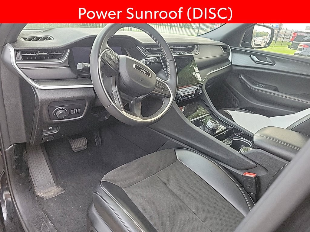 Used 2023 Jeep Grand Cherokee Altitude AWD/4WD image 7