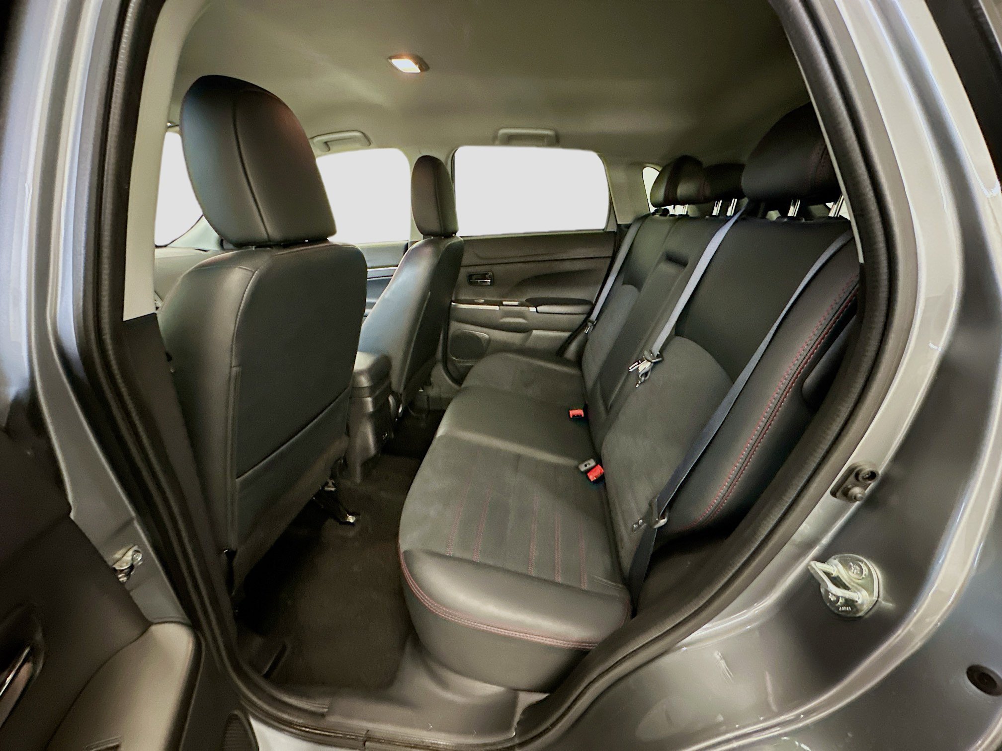 Used 2024 Mitsubishi Outlander Sport SE image 28