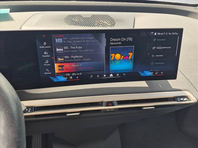 Used 2024 BMW iX xDrive50 w/ Premium Package AWD/4WD image 7