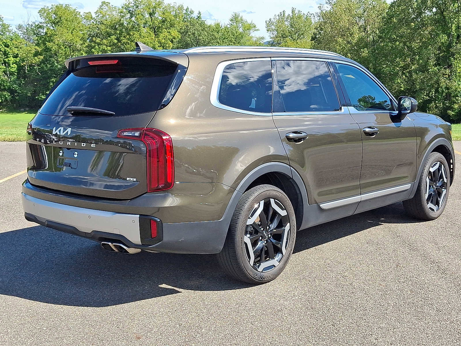 Used 2023 Kia Telluride S image 6