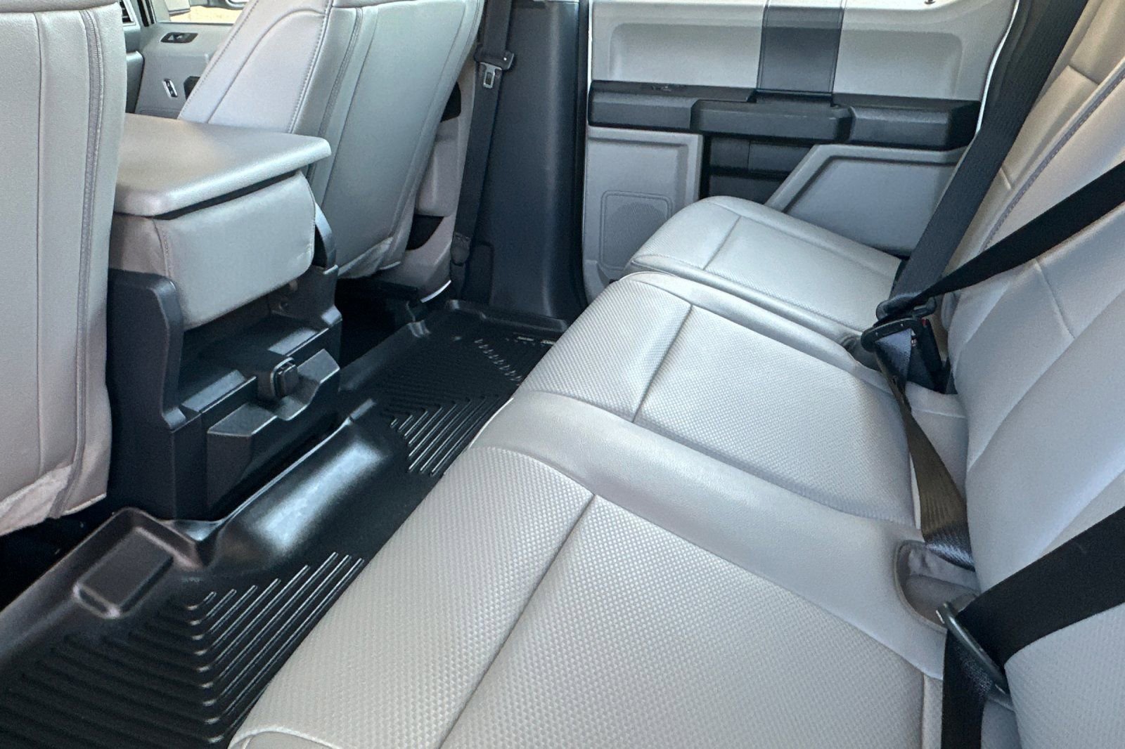 Used 2022 Ford F350 XL w/ Power Equipment Group image 12