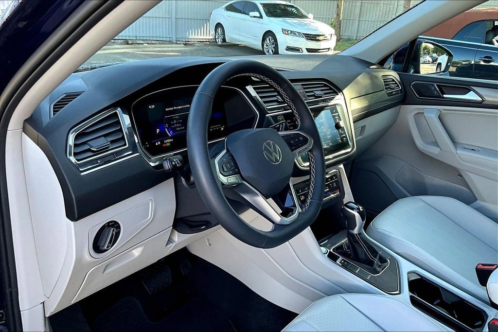 Certified 2024 Volkswagen Tiguan SE image 14
