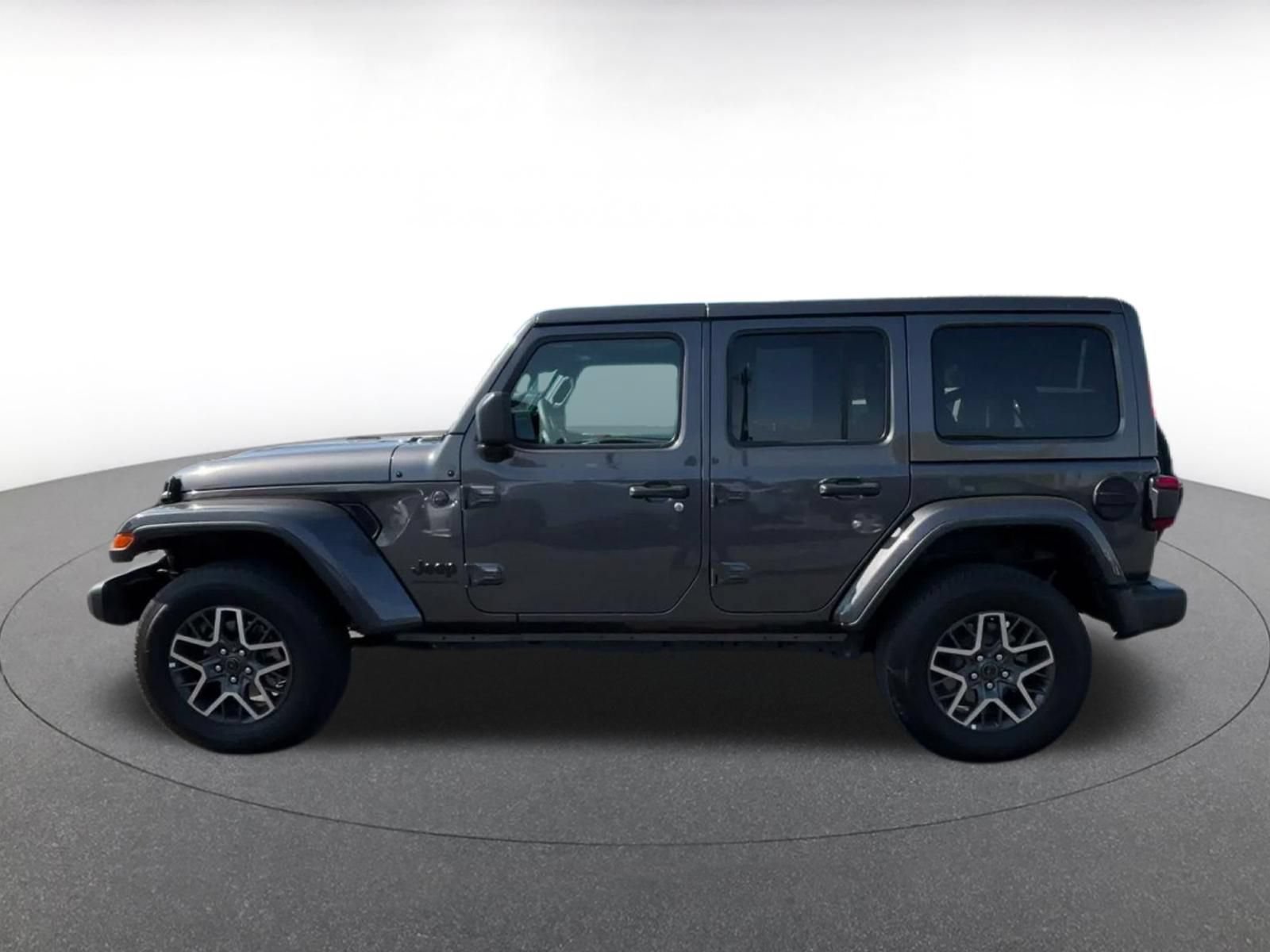 Used 2025 Jeep Wrangler Unlimited Sahara AWD/4WD image 7