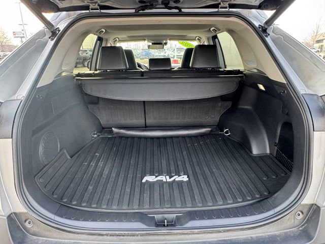Used 2022 Toyota RAV4 Limited image 7