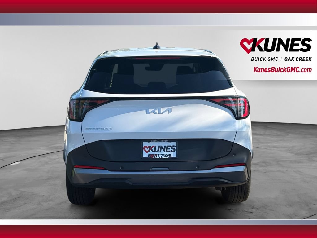 Used 2026 Kia Sportage LX FWD image 9