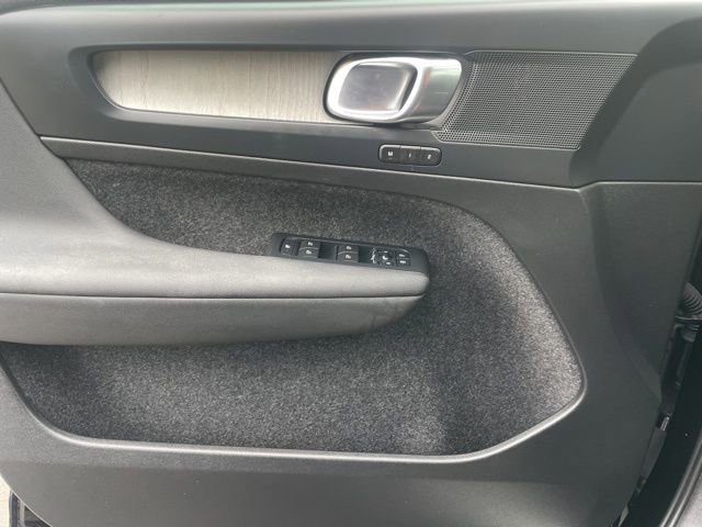 Certified 2024 Volvo XC40 B5 Plus w/ Protection Package Premier image 26