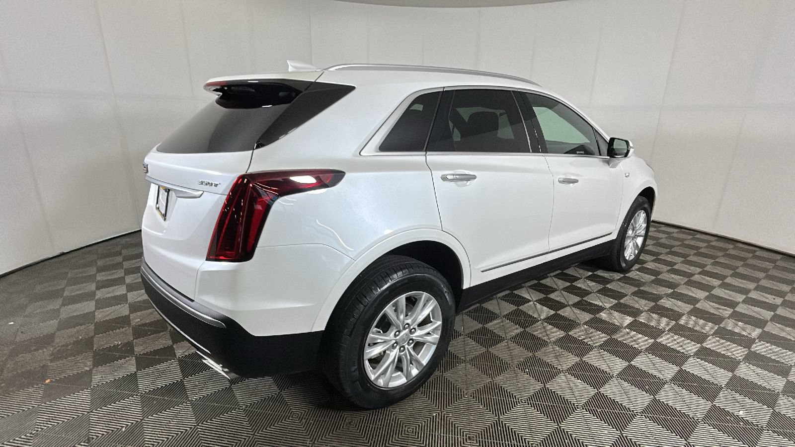 Used 2023 Cadillac XT5 Luxury FWD video 3