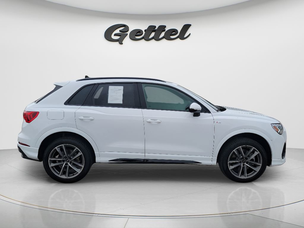 Used 2024 Audi Q3 2.0T Premium w/ Convenience Package AWD/4WD image 4