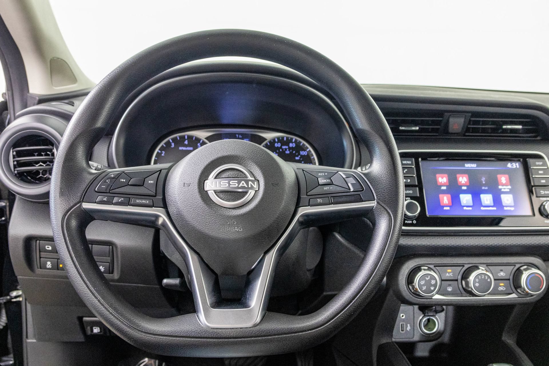 Used 2022 Nissan Kicks S FWD image 28
