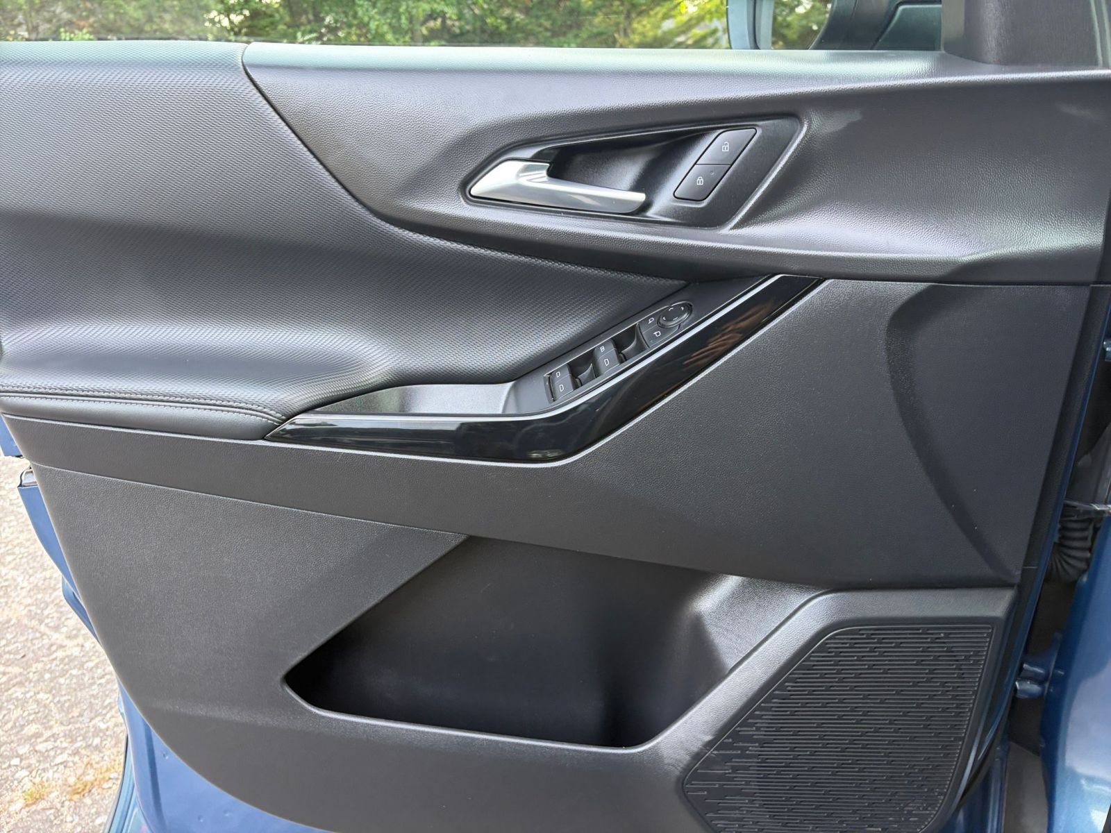 Used 2025 Chevrolet Equinox LT FWD image 18