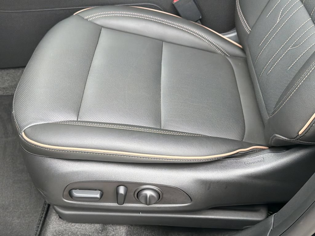 Certified 2025 Buick Envista Avenir FWD image 25