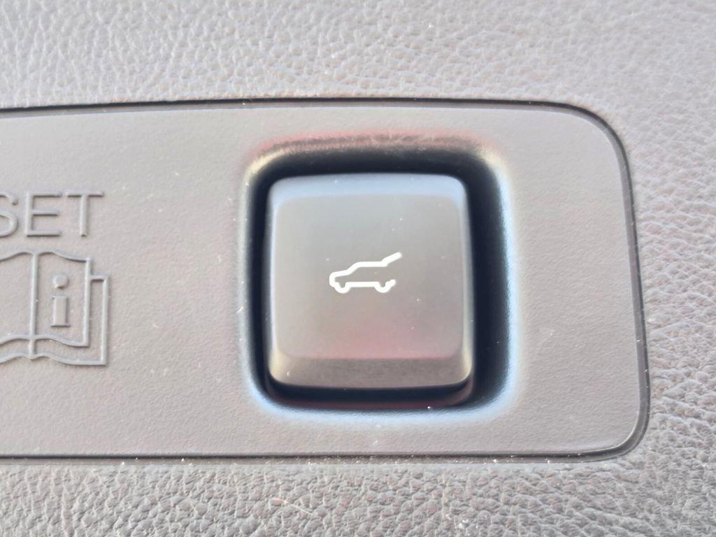 Used 2022 Lincoln Corsair Reserve w/ Equipment Group 201A image 18