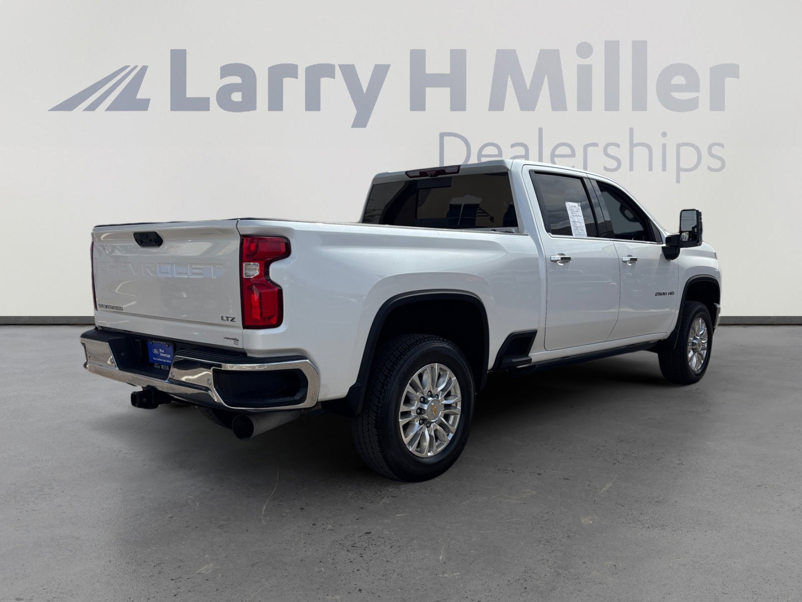 Used 2021 Chevrolet Silverado 2500 LTZ w/ LTZ Premium Package image 5