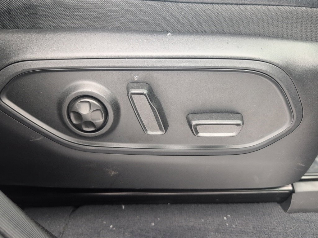 Used 2023 Jeep Grand Cherokee Overland image 14