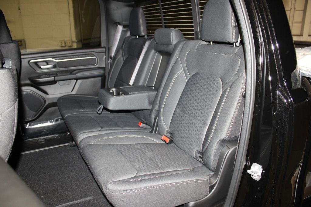 New 2026 RAM 1500 4x4 Crew Cab image 28