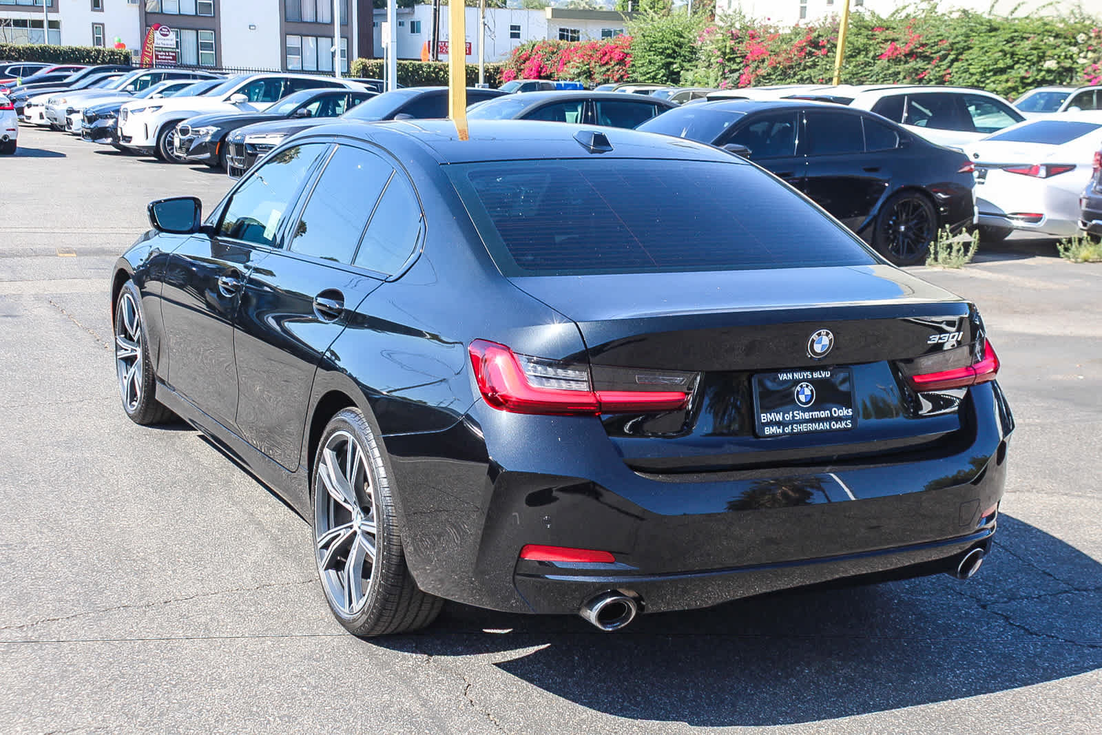 Certified 2023 BMW 330i Sedan w/ Premium Package RWD image 6